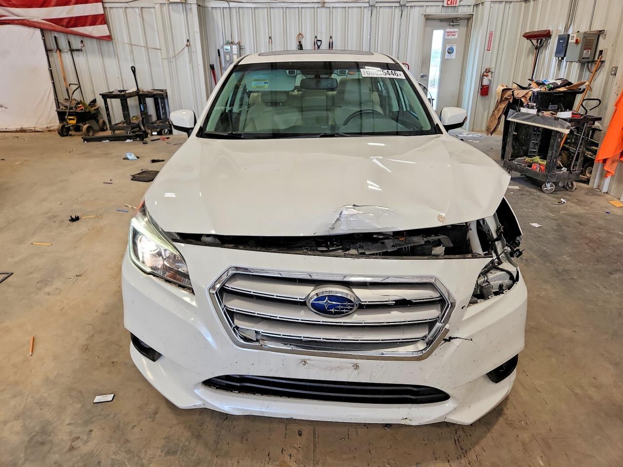 2015 Subaru Legacy 2.5i Limited White vin: 4S3BNBN66F3046250