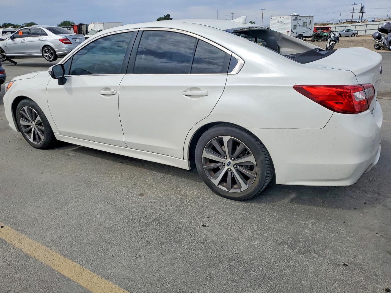 2016 Subaru Legacy 2.5i Limited White vin: 4S3BNBN68G3037857