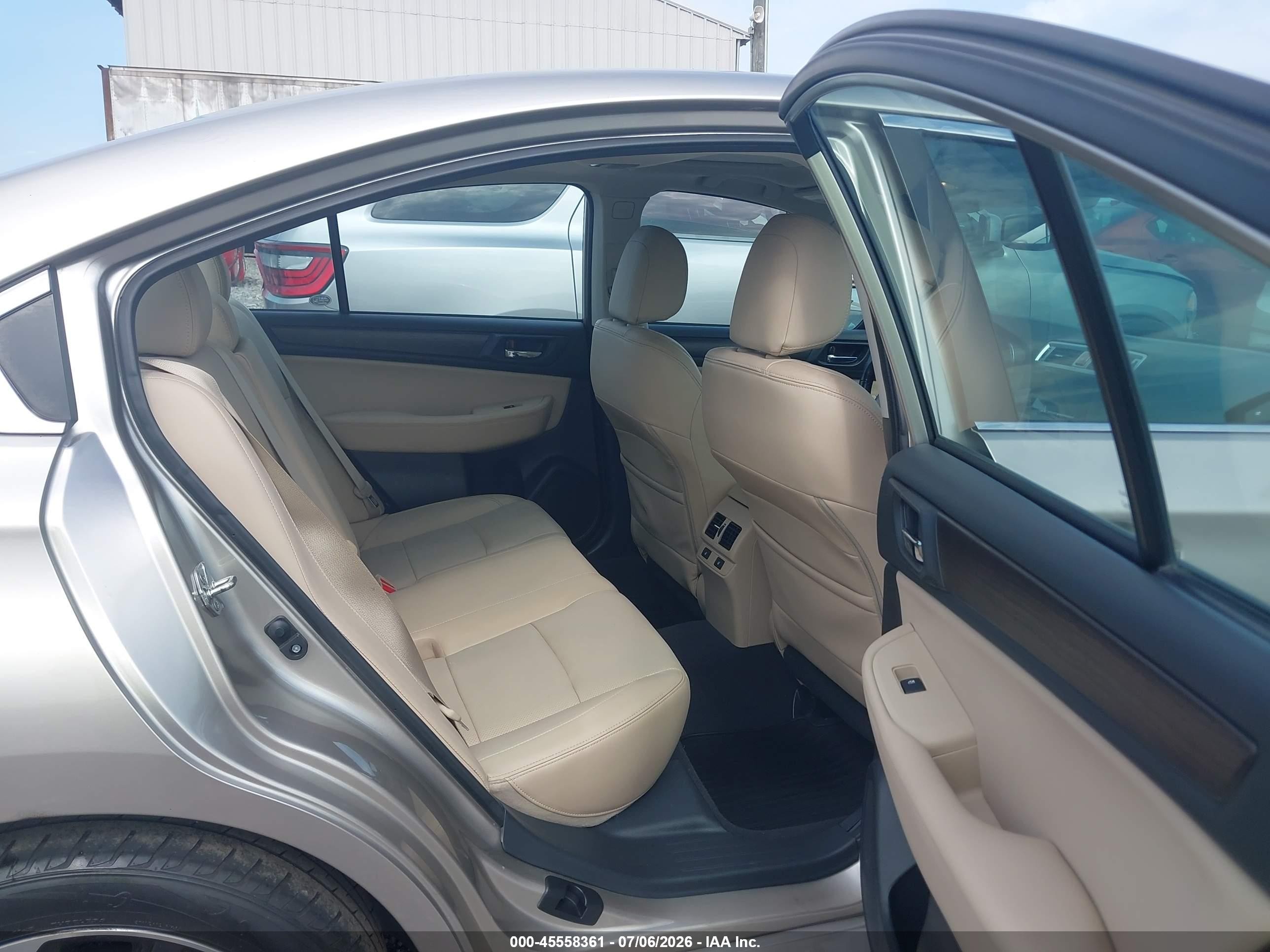 2015 Subaru Legacy 2.5i Limited Gold vin: 4S3BNBN69F3058862