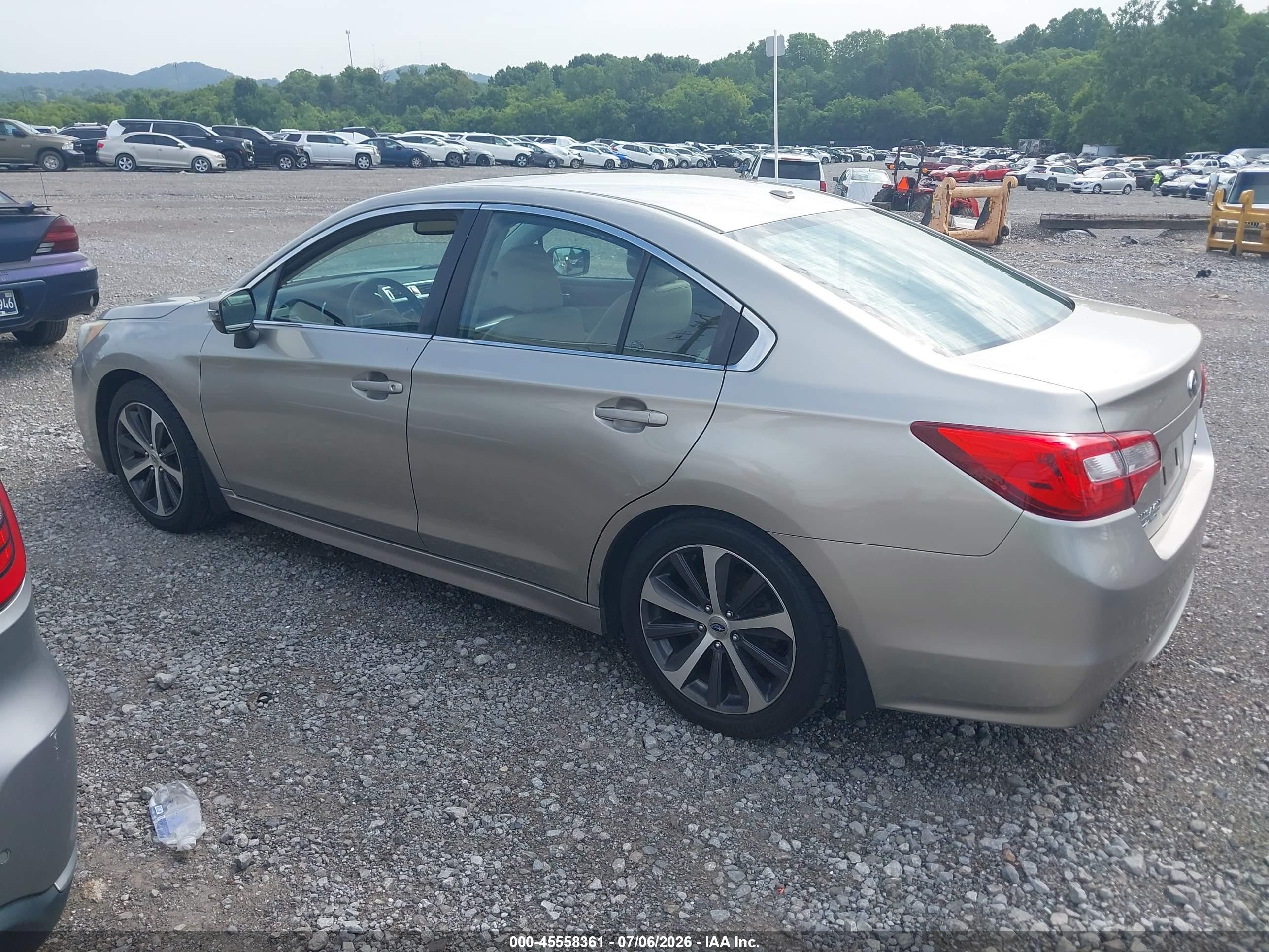 2015 Subaru Legacy 2.5i Limited Gold vin: 4S3BNBN69F3058862