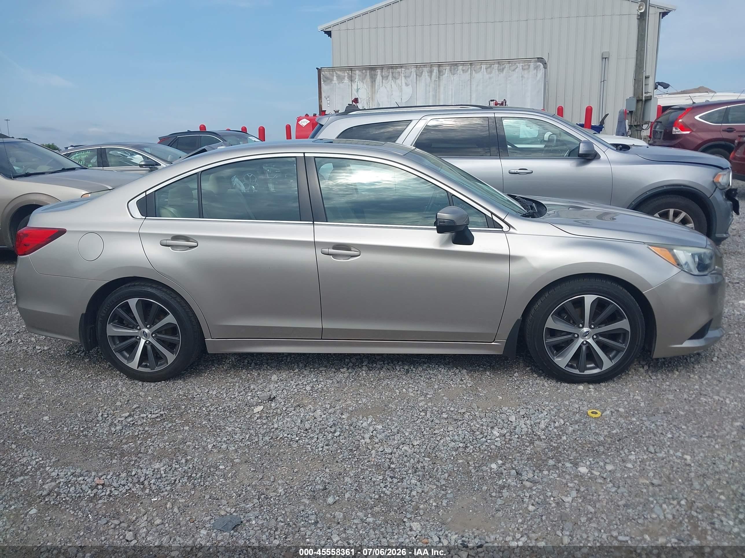 2015 Subaru Legacy 2.5i Limited Gold vin: 4S3BNBN69F3058862