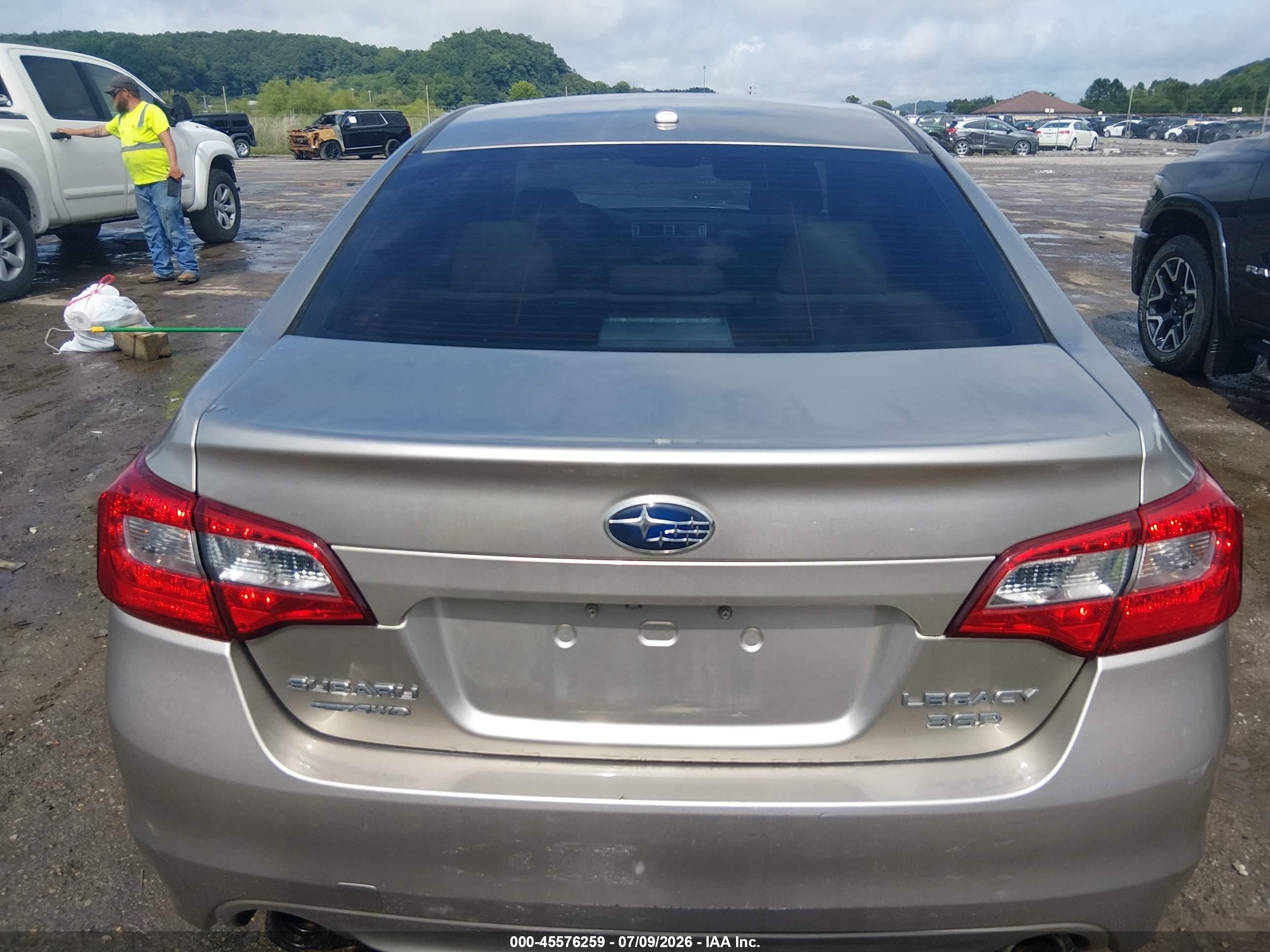2015 Subaru Legacy 3.6r Limited Gold vin: 4S3BNEJ65F3030953