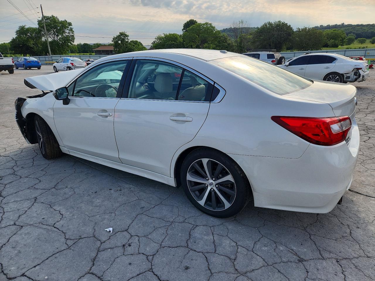2015 Subaru Legacy 3.6r Limited White vin: 4S3BNEJ66F3012090