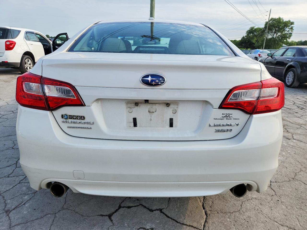 2015 Subaru Legacy 3.6r Limited White vin: 4S3BNEJ66F3012090
