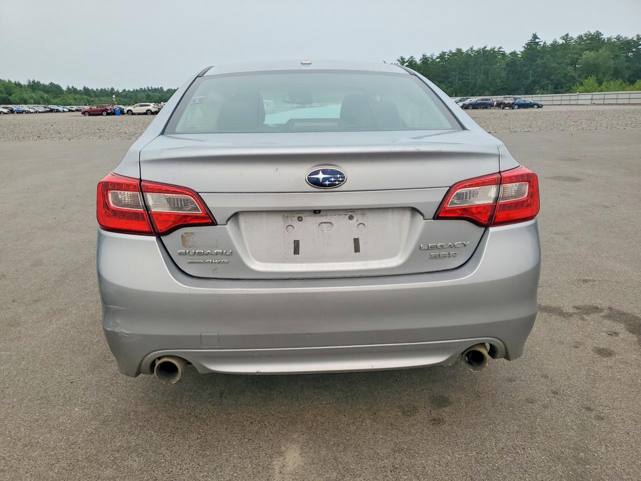 2015 Subaru Legacy 3.6r Limited Silver vin: 4S3BNEL61F3011622