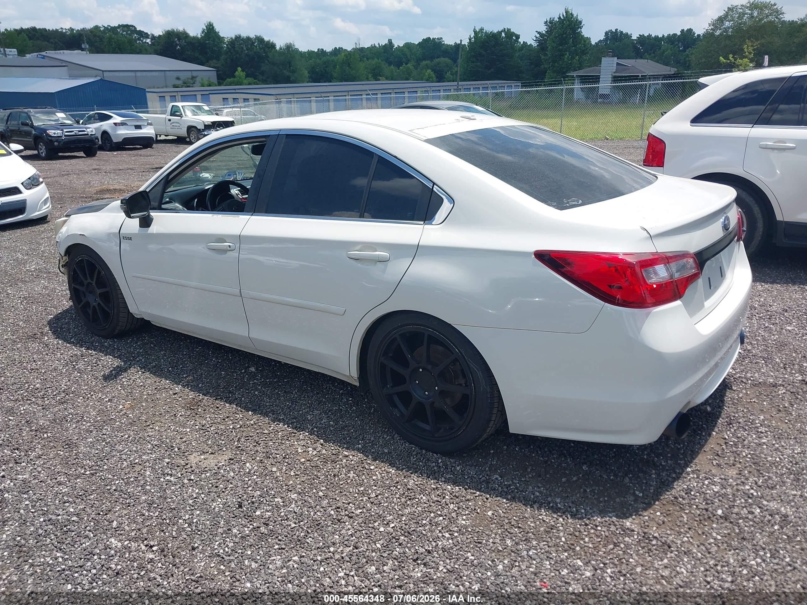 2015 Subaru Legacy 3.6r Limited White vin: 4S3BNEL63F3009421