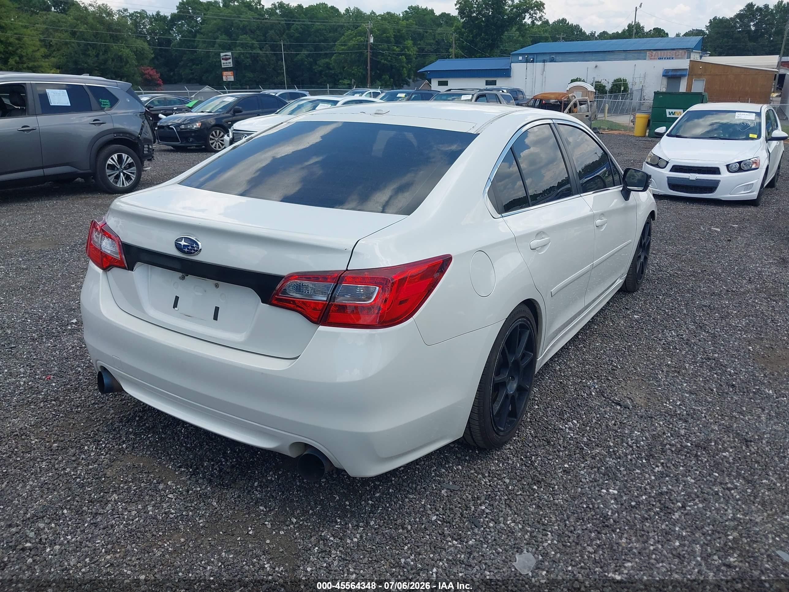 2015 Subaru Legacy 3.6r Limited White vin: 4S3BNEL63F3009421
