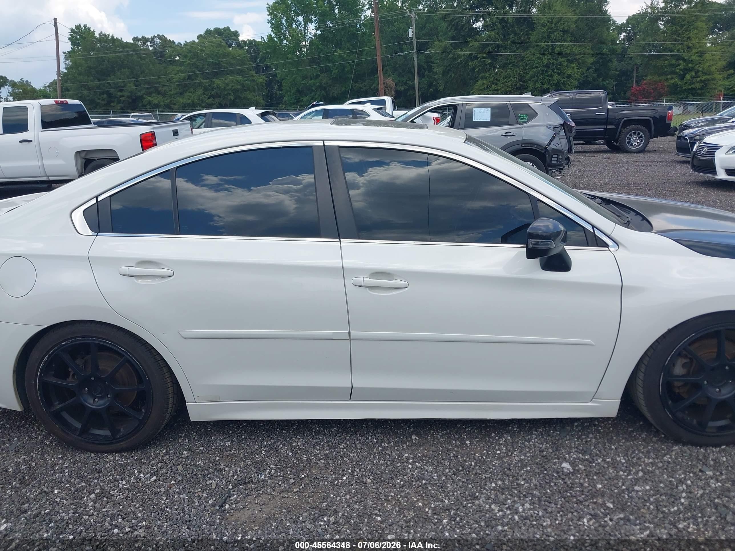2015 Subaru Legacy 3.6r Limited White vin: 4S3BNEL63F3009421