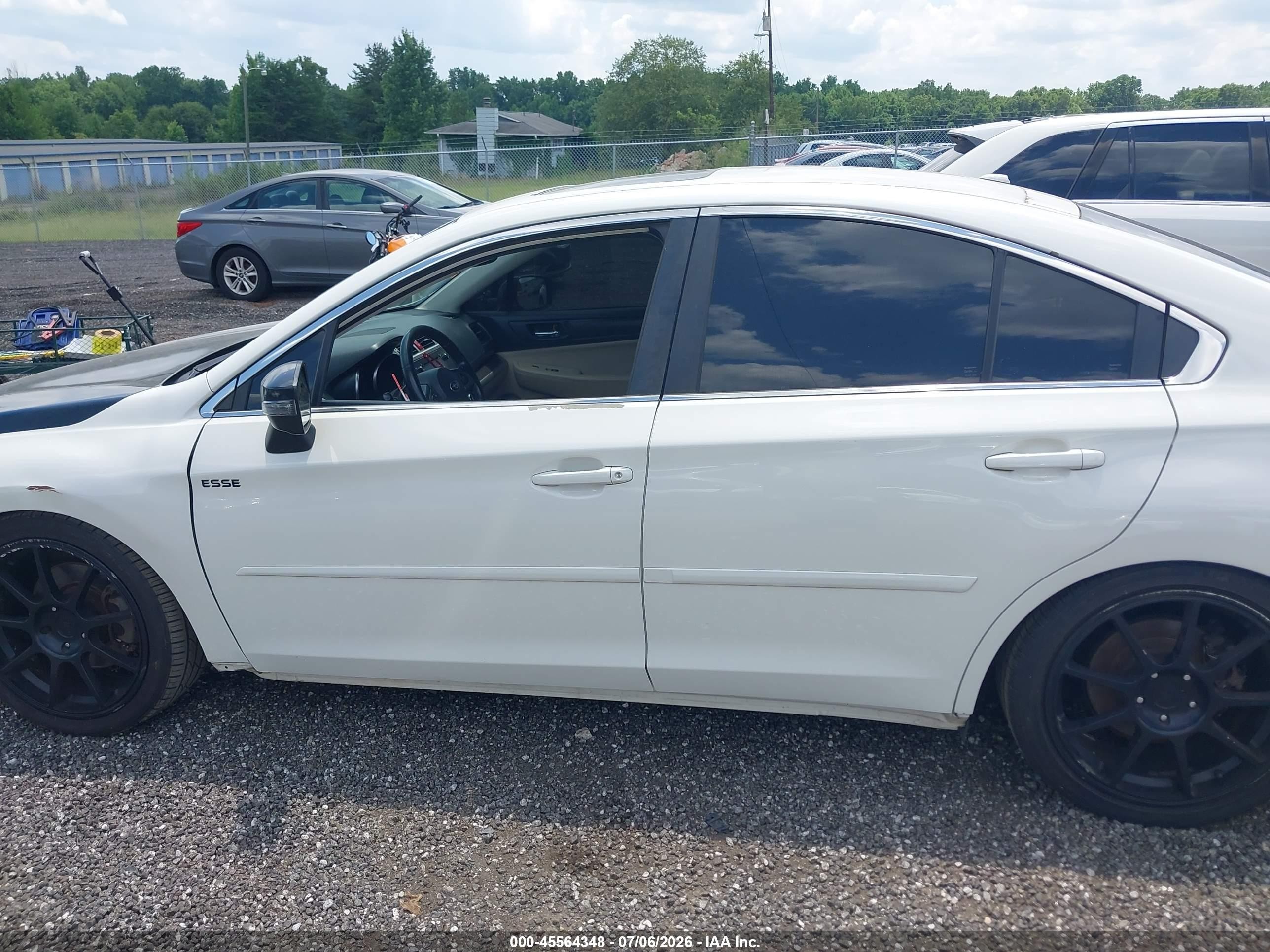 2015 Subaru Legacy 3.6r Limited White vin: 4S3BNEL63F3009421