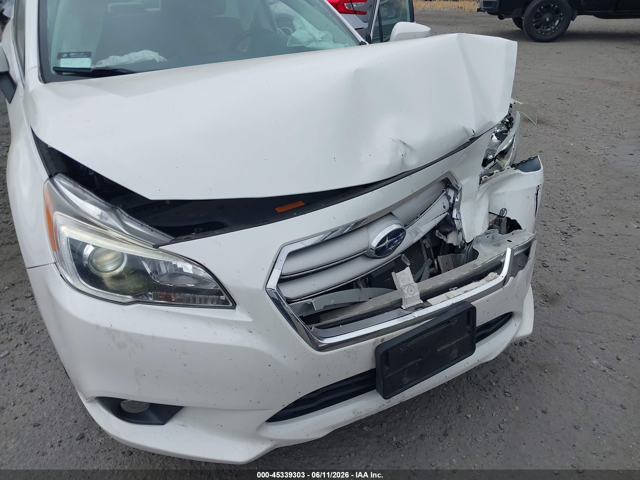 2015 Subaru Legacy 3.6r Limited White vin: 4S3BNEL68F3044777