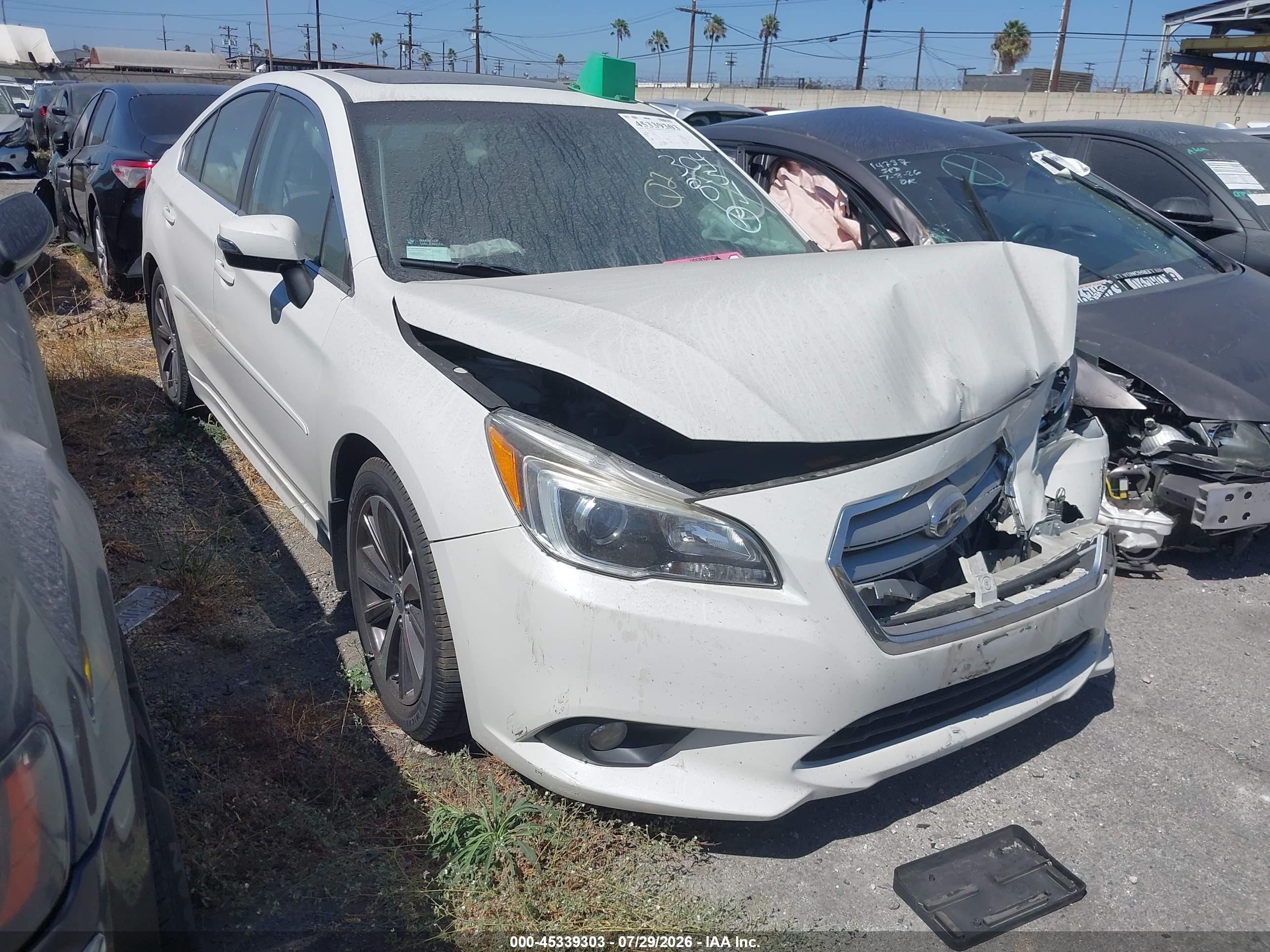 2015 Subaru Legacy 3.6r Limited White vin: 4S3BNEL68F3044777