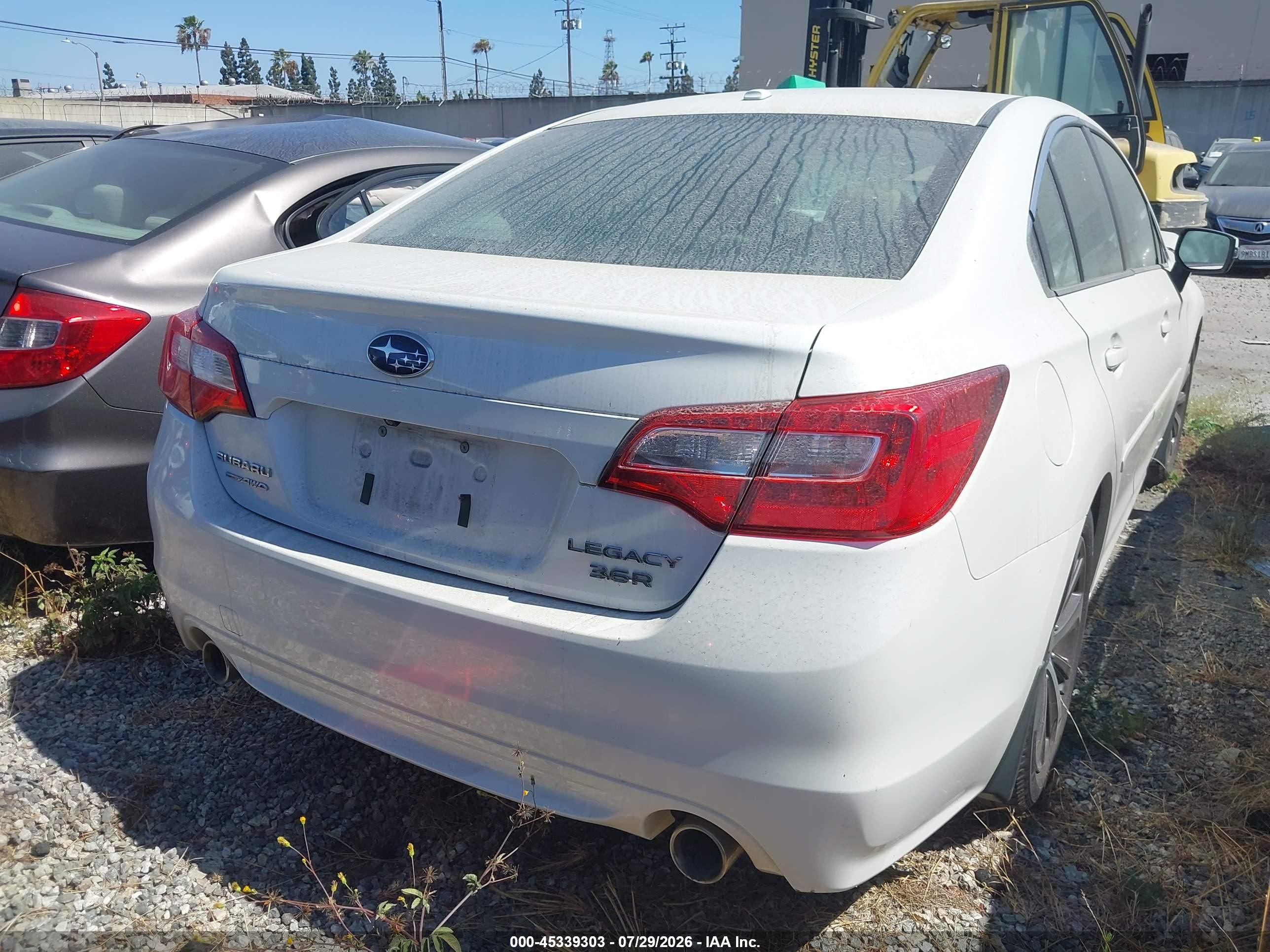 2015 Subaru Legacy 3.6r Limited White vin: 4S3BNEL68F3044777