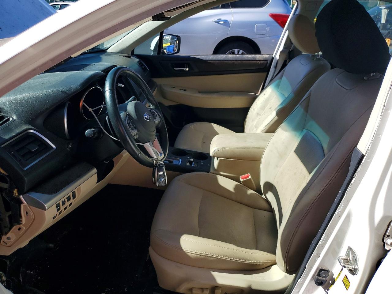 2015 Subaru Legacy 3.6r Limited White vin: 4S3BNEL69F3013571