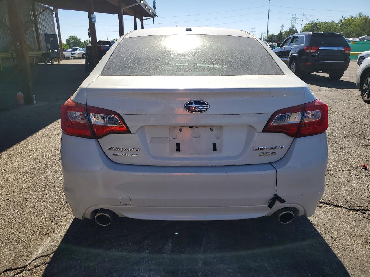 2015 Subaru Legacy 3.6r Limited White vin: 4S3BNEL69F3013571