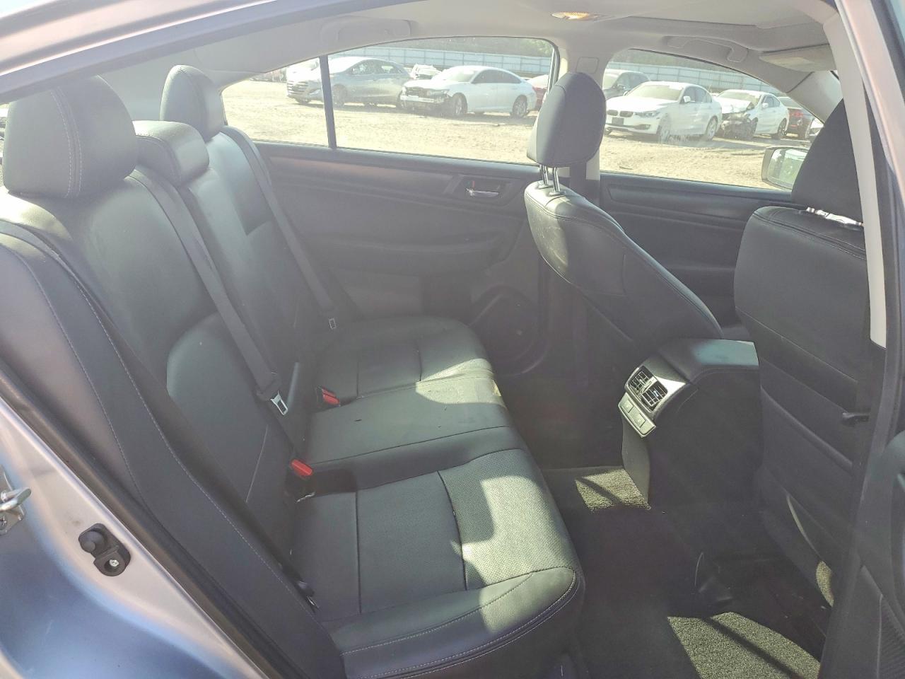 2015 Subaru Legacy 3.6r Limited Silver vin: 4S3BNEN60F3035780