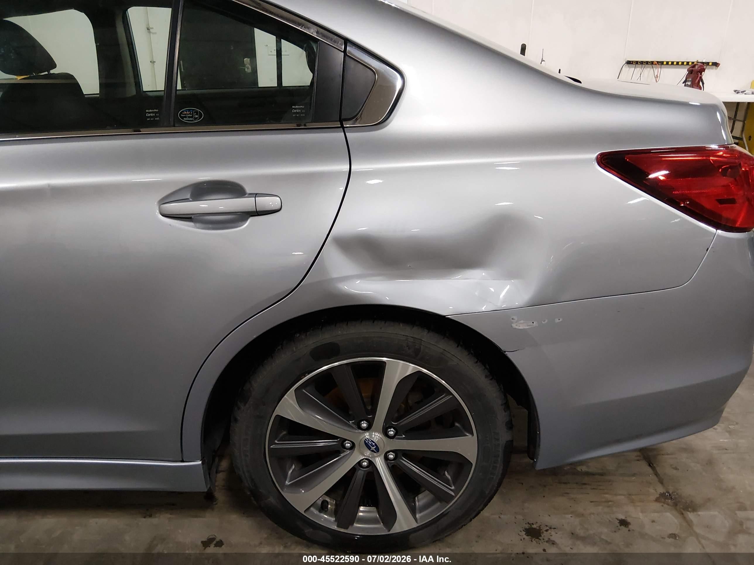 2015 Subaru Legacy 3.6r Limited Silver vin: 4S3BNEN61F3021726