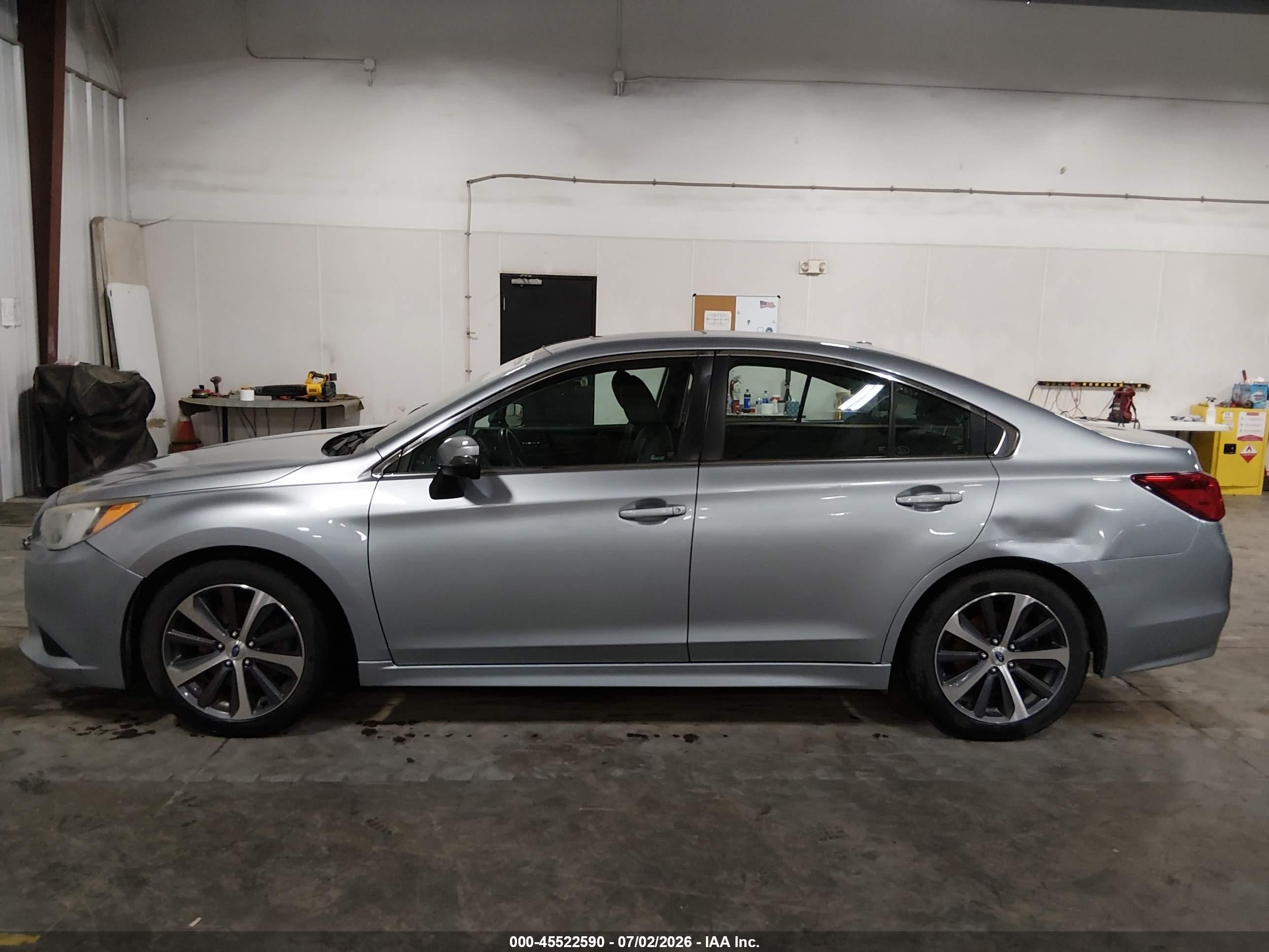 2015 Subaru Legacy 3.6r Limited Silver vin: 4S3BNEN61F3021726