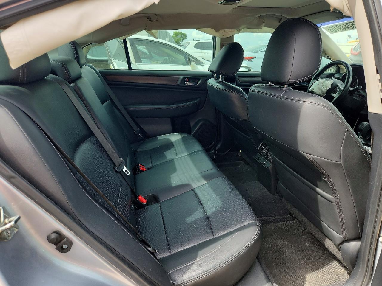 2015 Subaru Legacy 3.6r Limited Silver vin: 4S3BNEN61F3041748