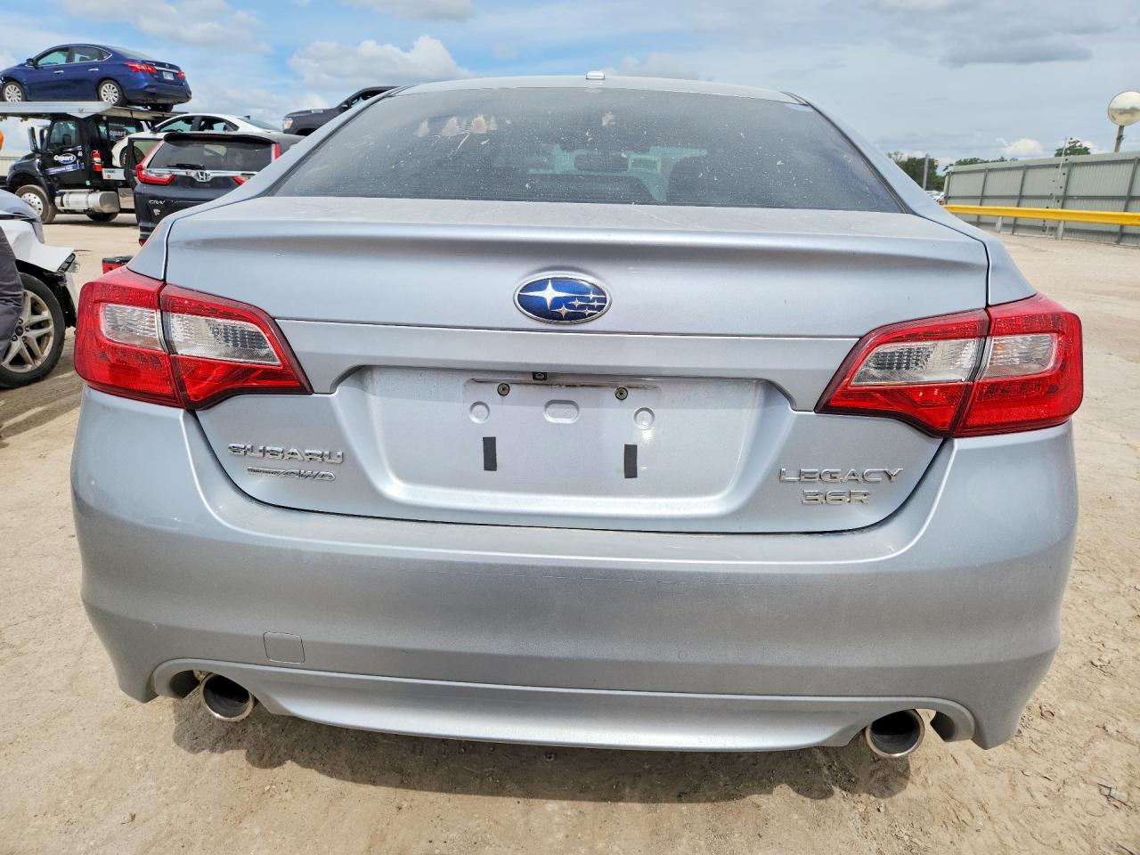 2015 Subaru Legacy 3.6r Limited Silver vin: 4S3BNEN61F3041748