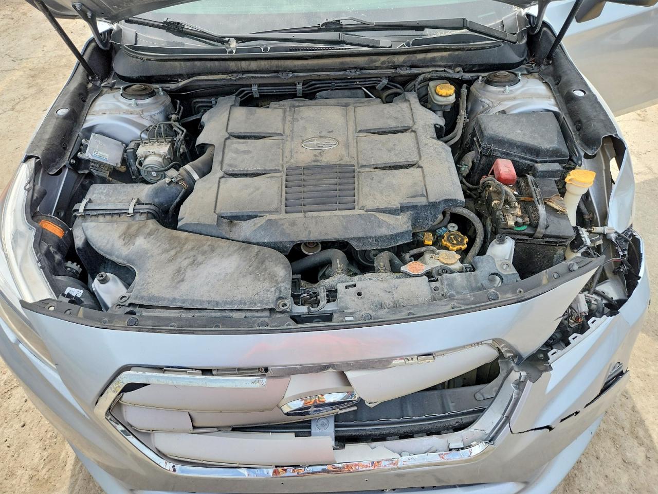 2015 Subaru Legacy 3.6r Limited Silver vin: 4S3BNEN61F3041748