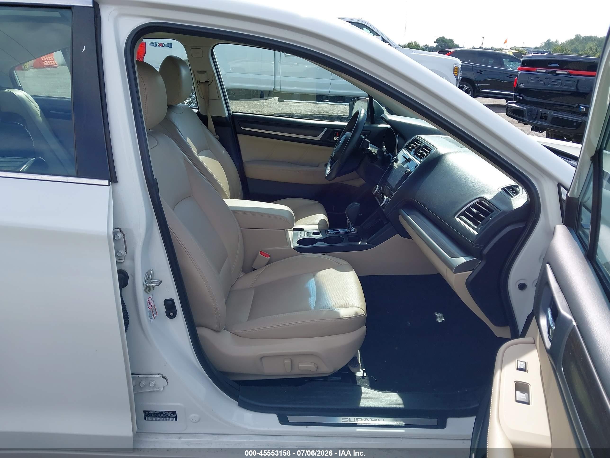2018 Subaru Legacy 3.6r Limited White vin: 4S3BNEN61J3030046