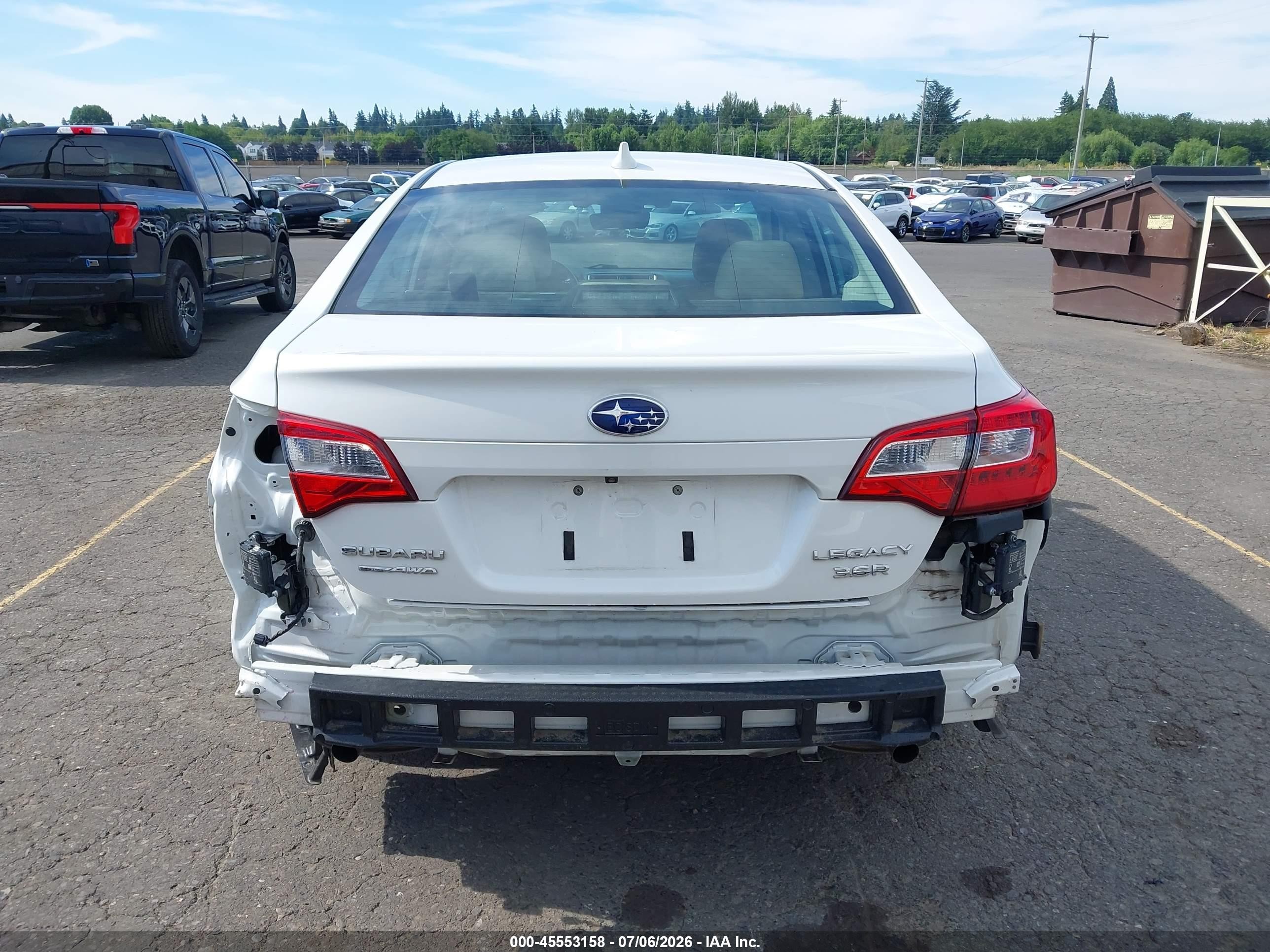 2018 Subaru Legacy 3.6r Limited White vin: 4S3BNEN61J3030046