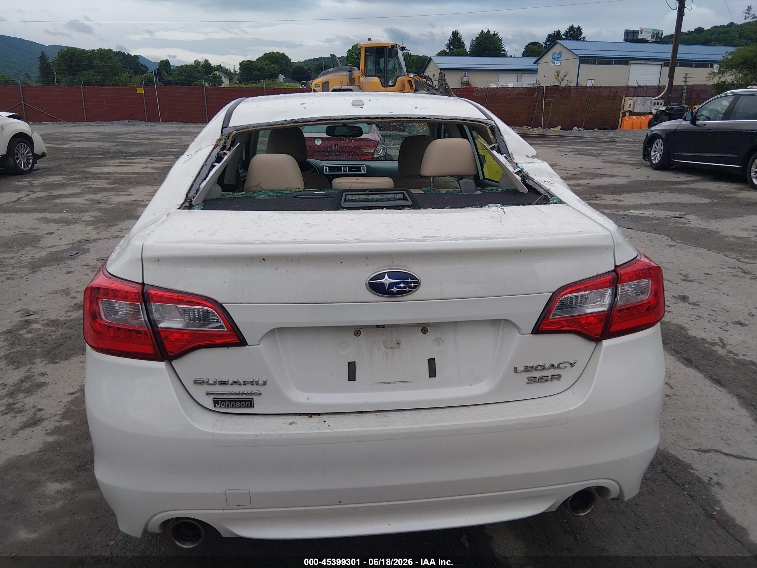 2015 Subaru Legacy 3.6r Limited White vin: 4S3BNEN62F3036218