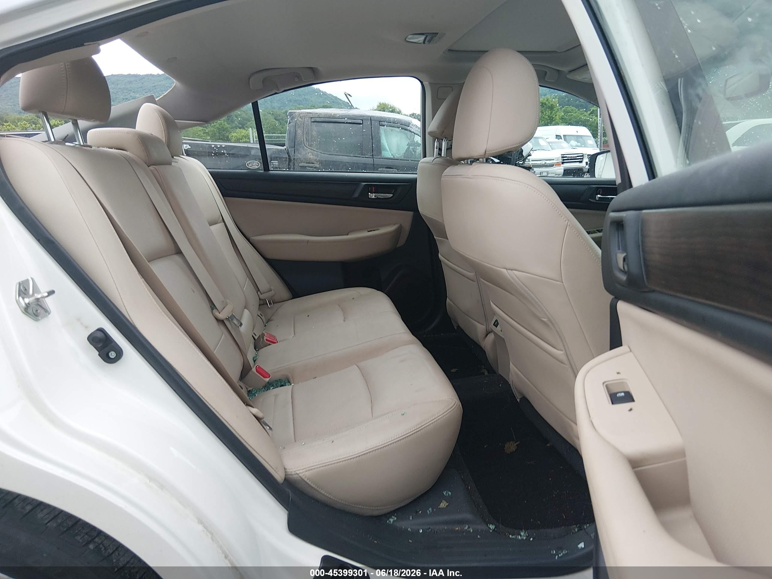 2015 Subaru Legacy 3.6r Limited White vin: 4S3BNEN62F3036218