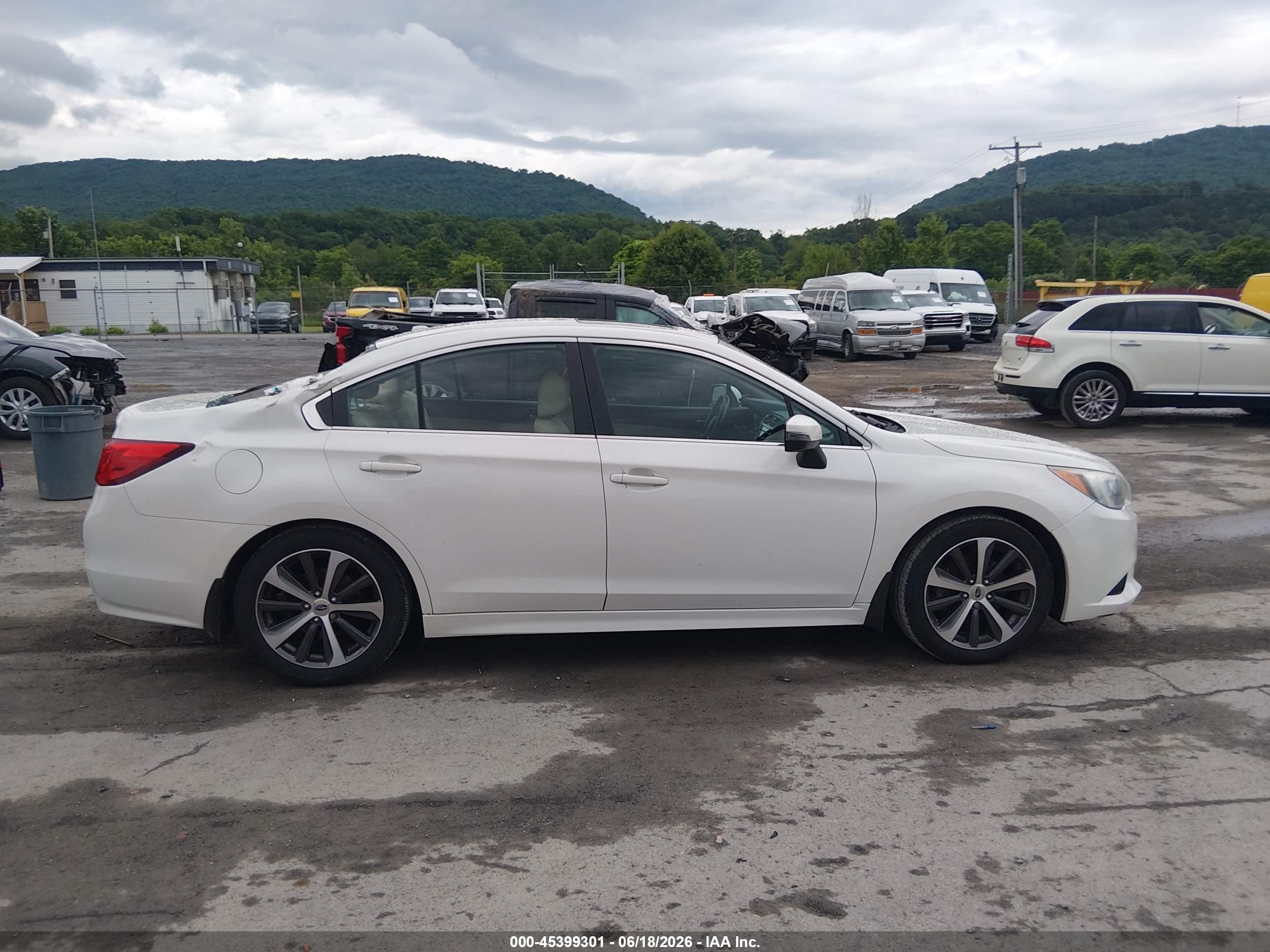 2015 Subaru Legacy 3.6r Limited White vin: 4S3BNEN62F3036218