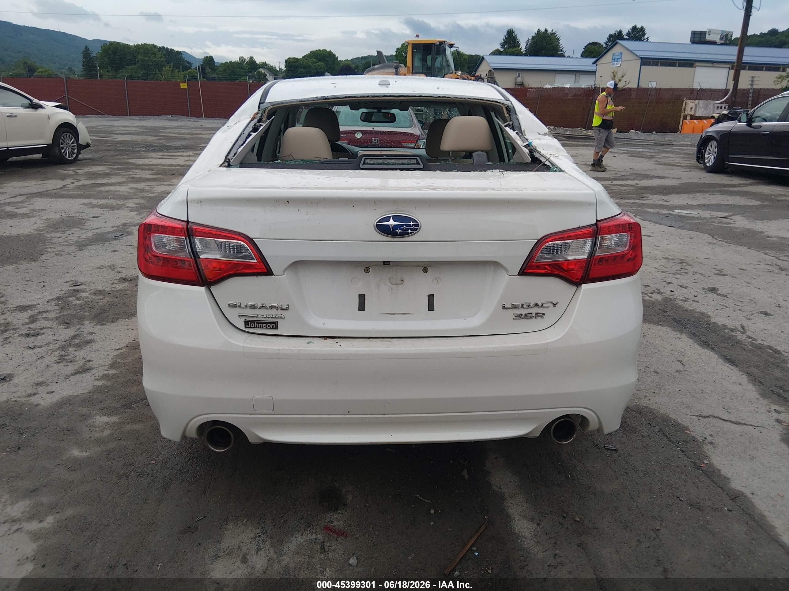 2015 Subaru Legacy 3.6r Limited White vin: 4S3BNEN62F3036218