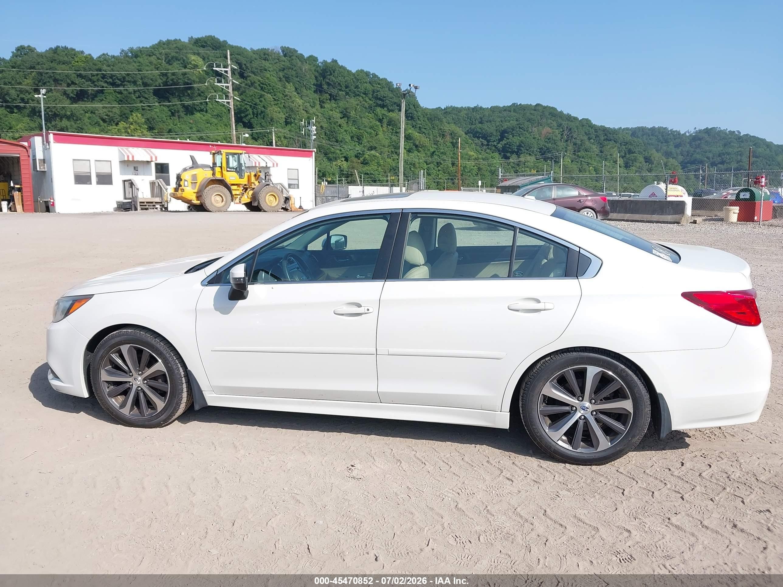2015 Subaru Legacy 3.6r Limited White vin: 4S3BNEN63F3016916