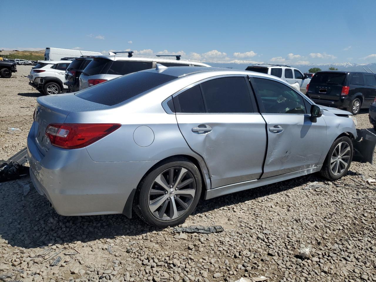 2017 Subaru Legacy 3.6r Limited Silver vin: 4S3BNEN65H3009081