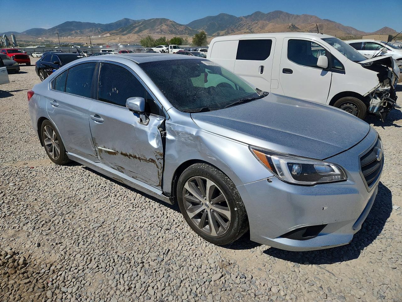 2017 Subaru Legacy 3.6r Limited Silver vin: 4S3BNEN65H3009081