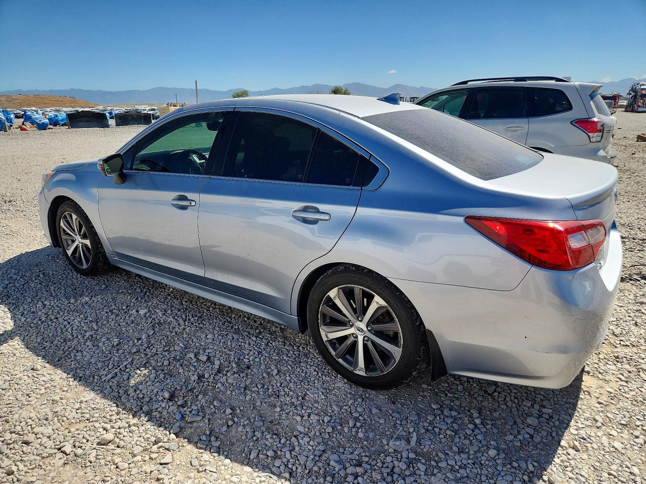 2017 Subaru Legacy 3.6r Limited Silver vin: 4S3BNEN65H3009081