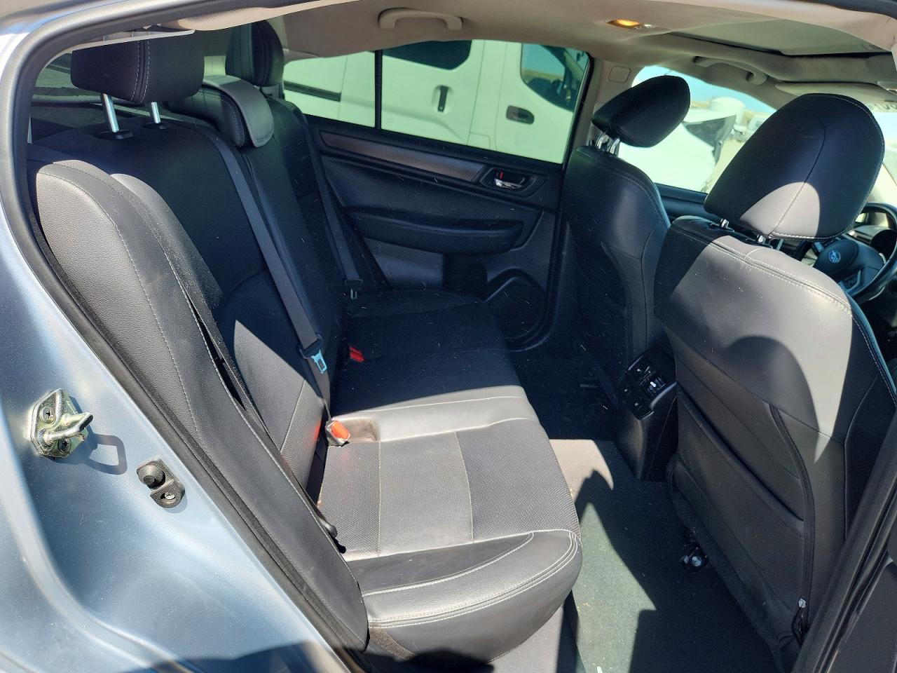 2017 Subaru Legacy 3.6r Limited Silver vin: 4S3BNEN65H3009081