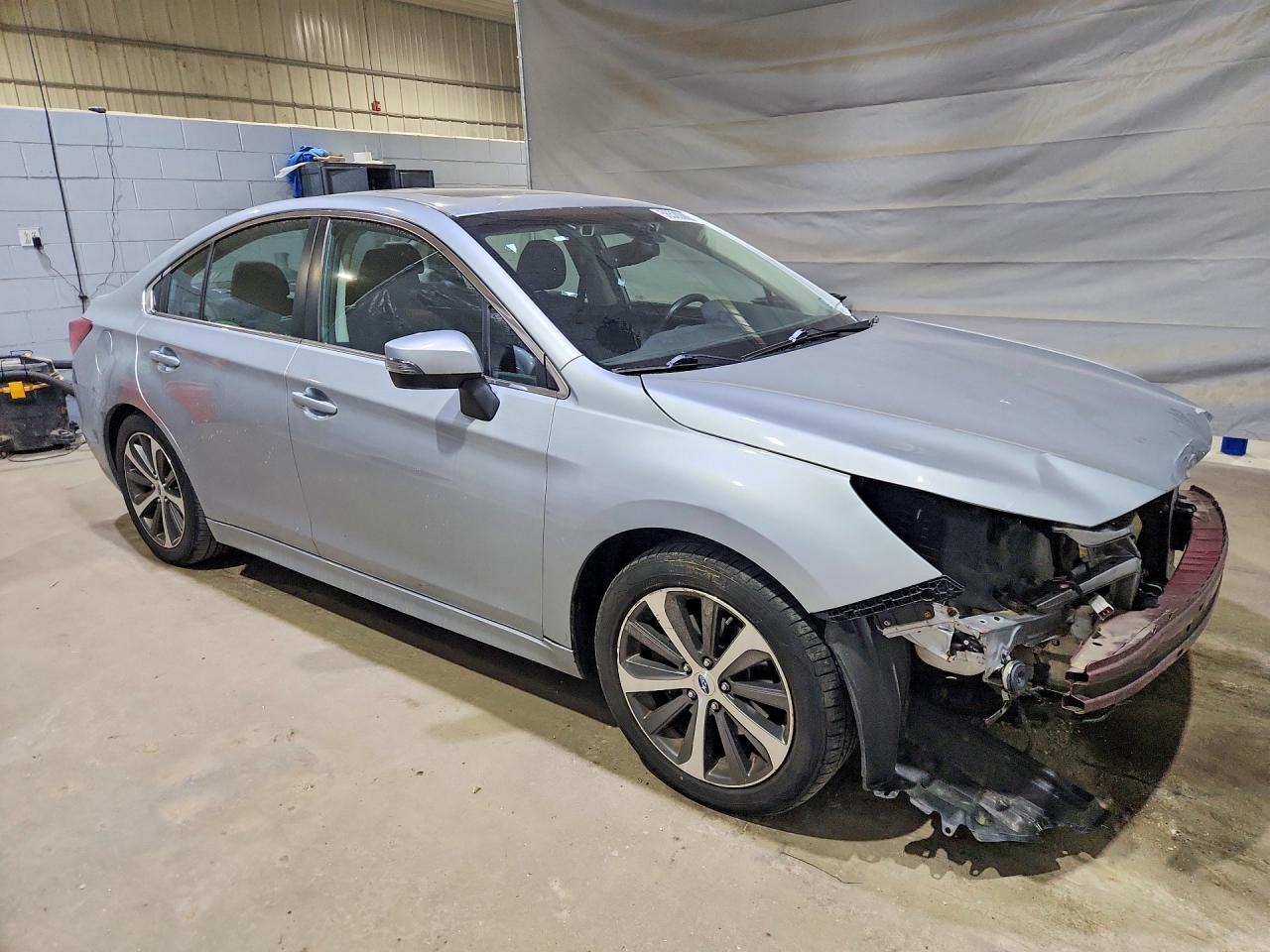 2017 Subaru Legacy 3.6r Limited Silver vin: 4S3BNEN67H3006215