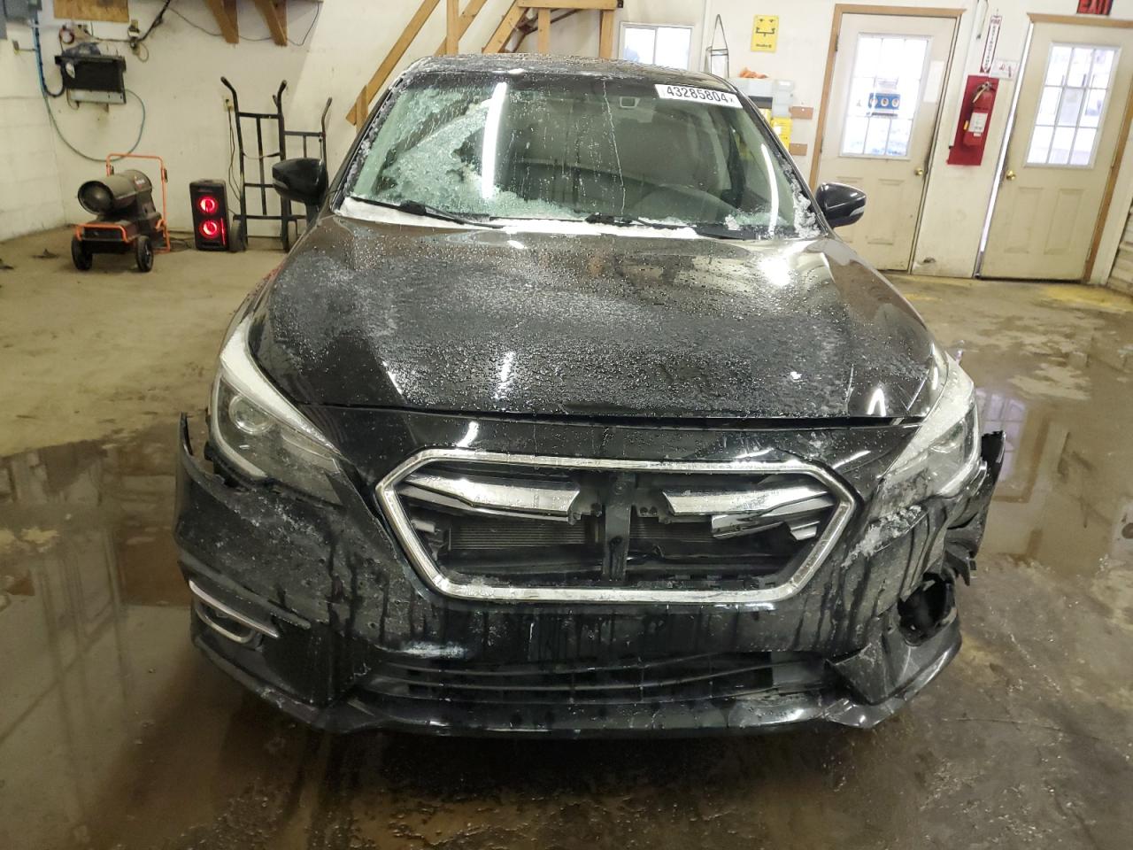 2018 Subaru Legacy 3.6r Limited Черный vin: 4S3BNEN67J3036692