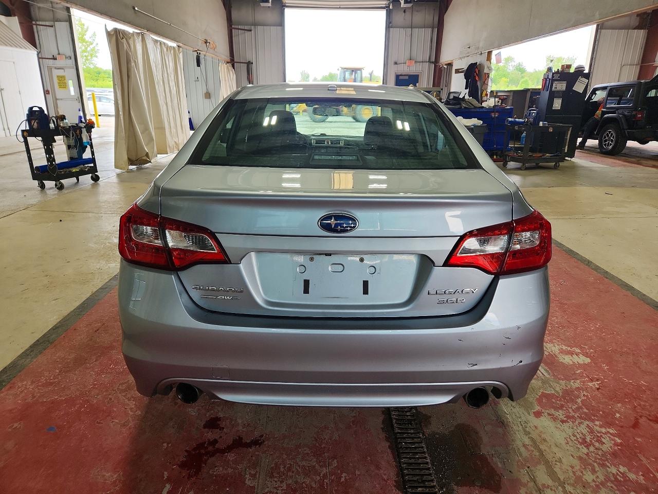 2015 Subaru Legacy 3.6r Limited Silver vin: 4S3BNEN6XF3056569