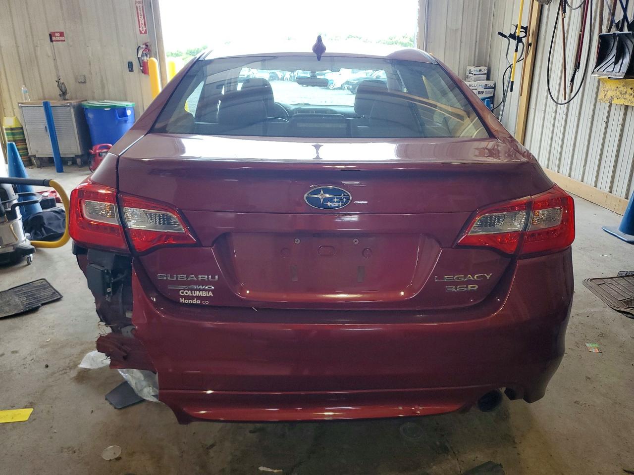 2017 Subaru Legacy 3.6r Limited Красный vin: 4S3BNEN6XH3050743