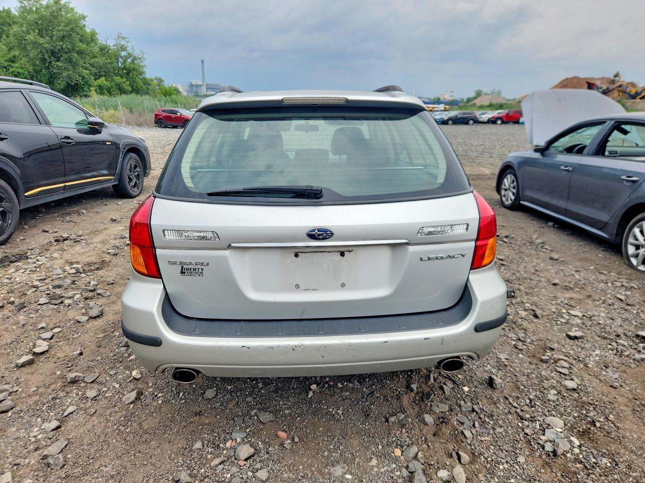 2005 Subaru Legacy 2.5i Серебряный vin: 4S3BP616056352221