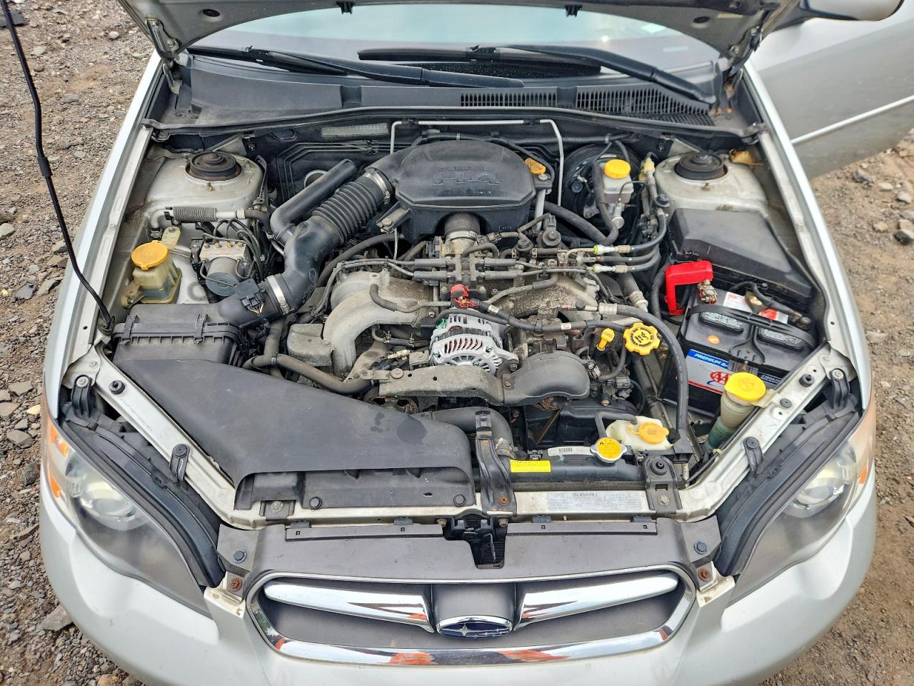2005 Subaru Legacy 2.5i Серебряный vin: 4S3BP616056352221