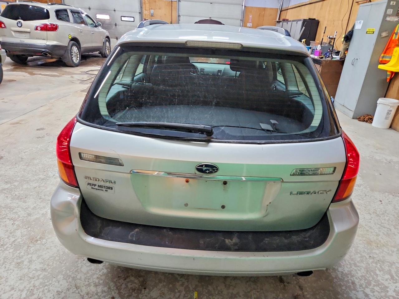 2006 Subaru Legacy 2.5i Limited Серебряный vin: 4S3BP626867306338