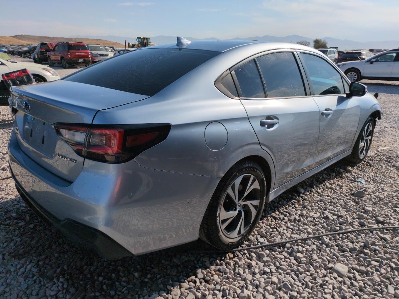 2023 Subaru Legacy Premium Серебряный vin: 4S3BWAC63P3015081