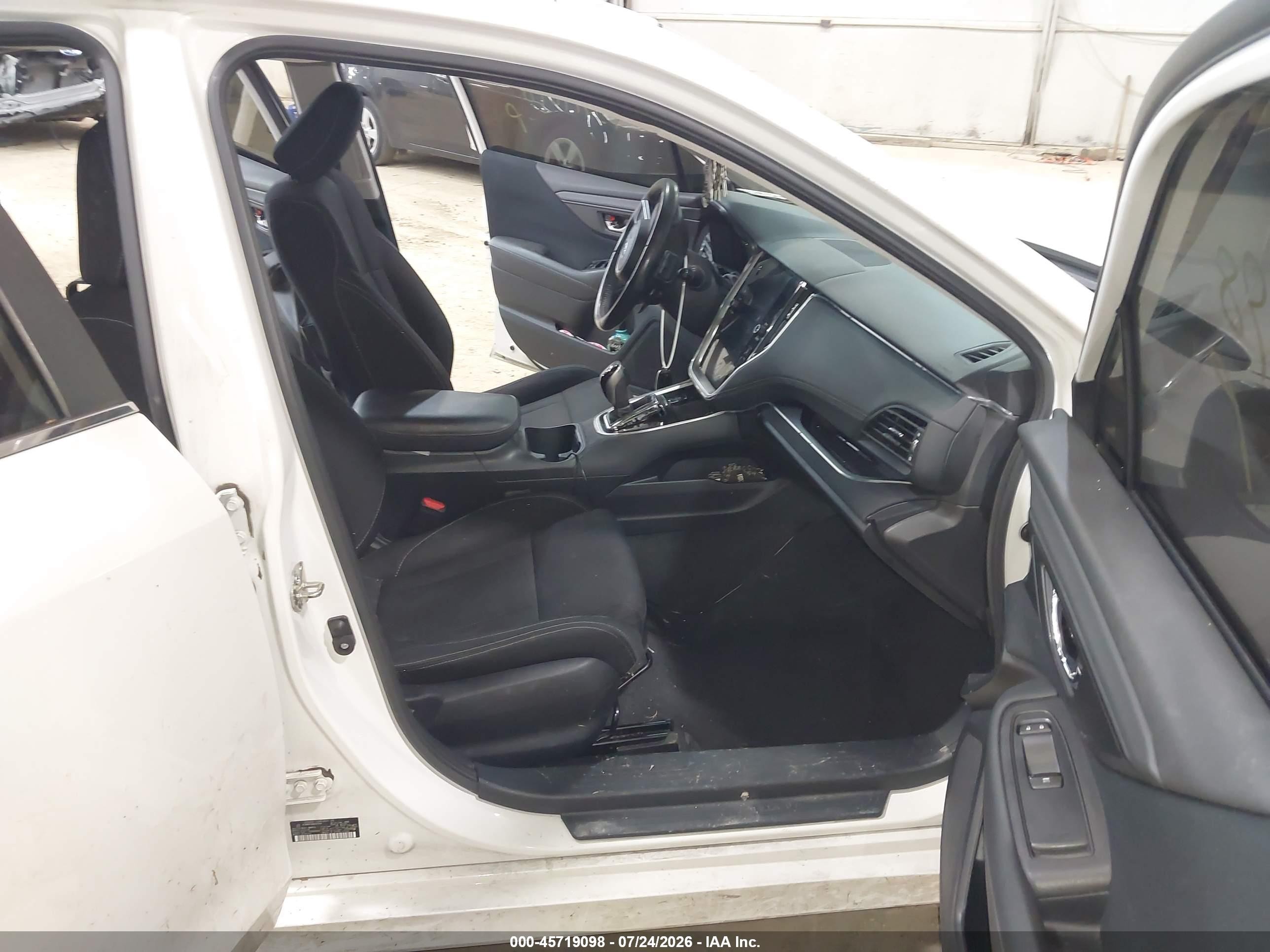 2021 Subaru Legacy Premium White vin: 4S3BWAF6XM3002948