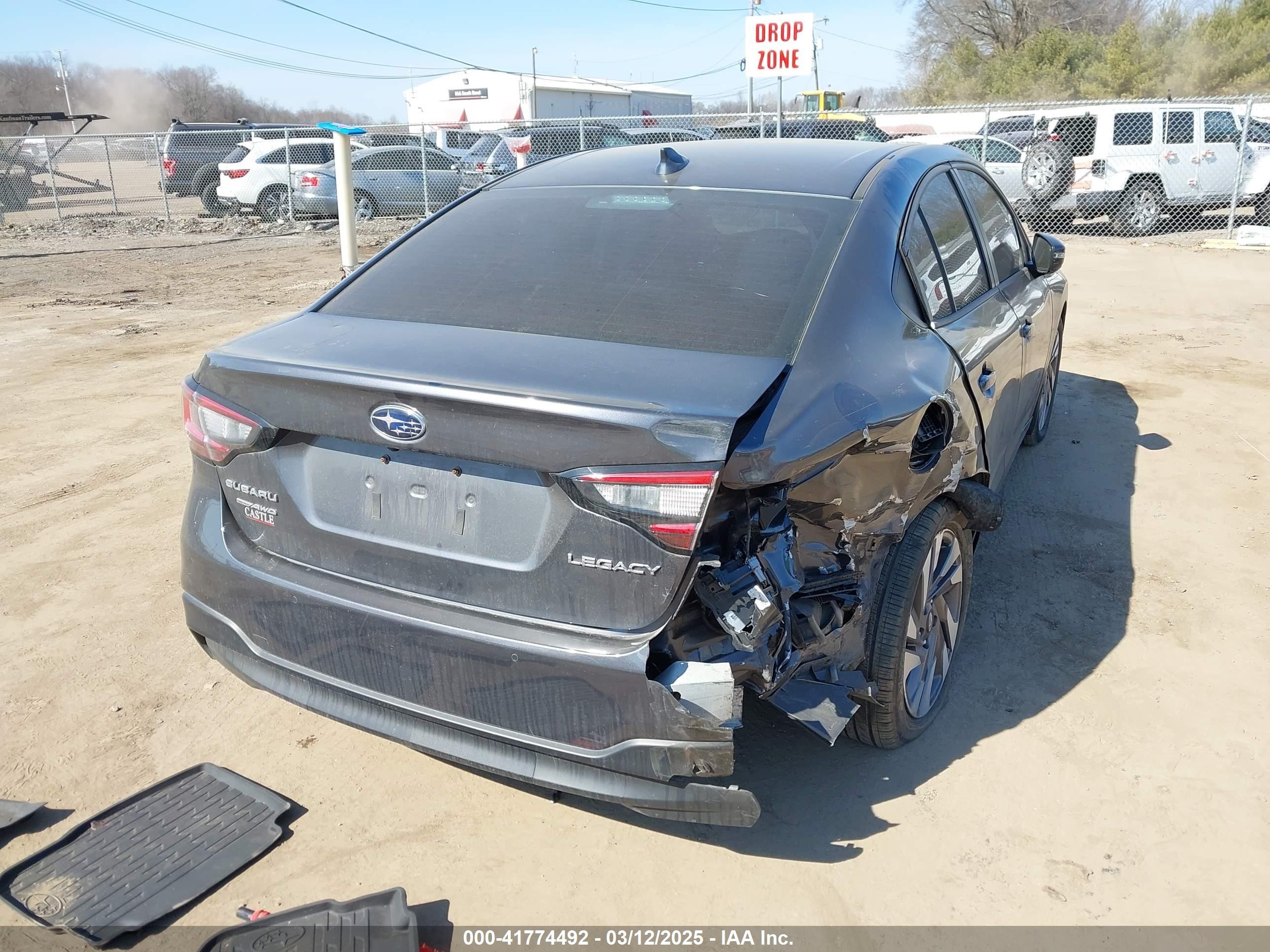 2023 Subaru Legacy Limited Gray vin: 4S3BWAN63P3002621