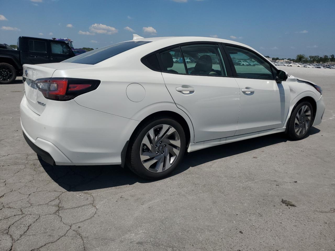 2024 Subaru Legacy Limited White vin: 4S3BWAN68R3016517