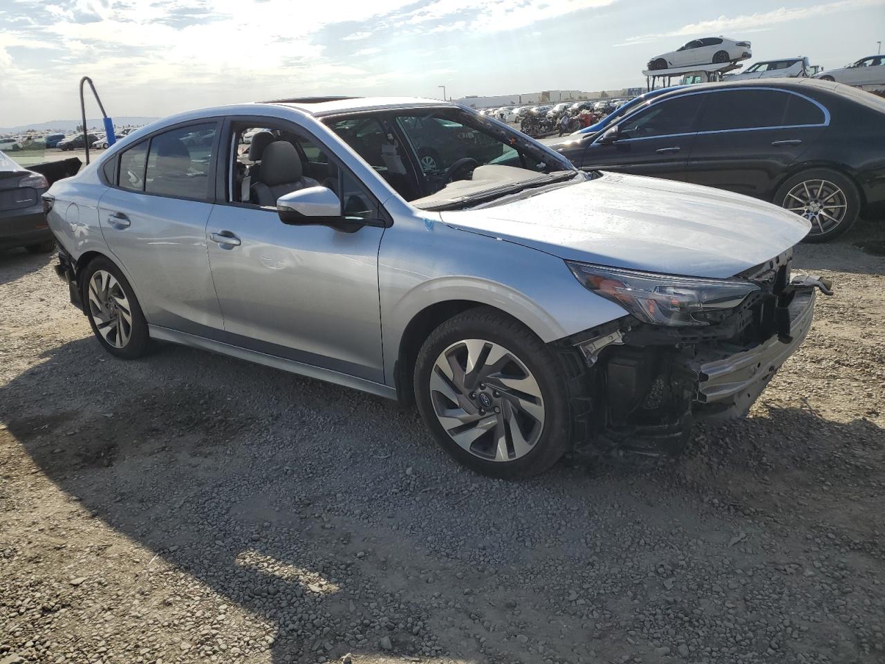 2023 Subaru Legacy Limited Серебряный vin: 4S3BWAN6XP3014054