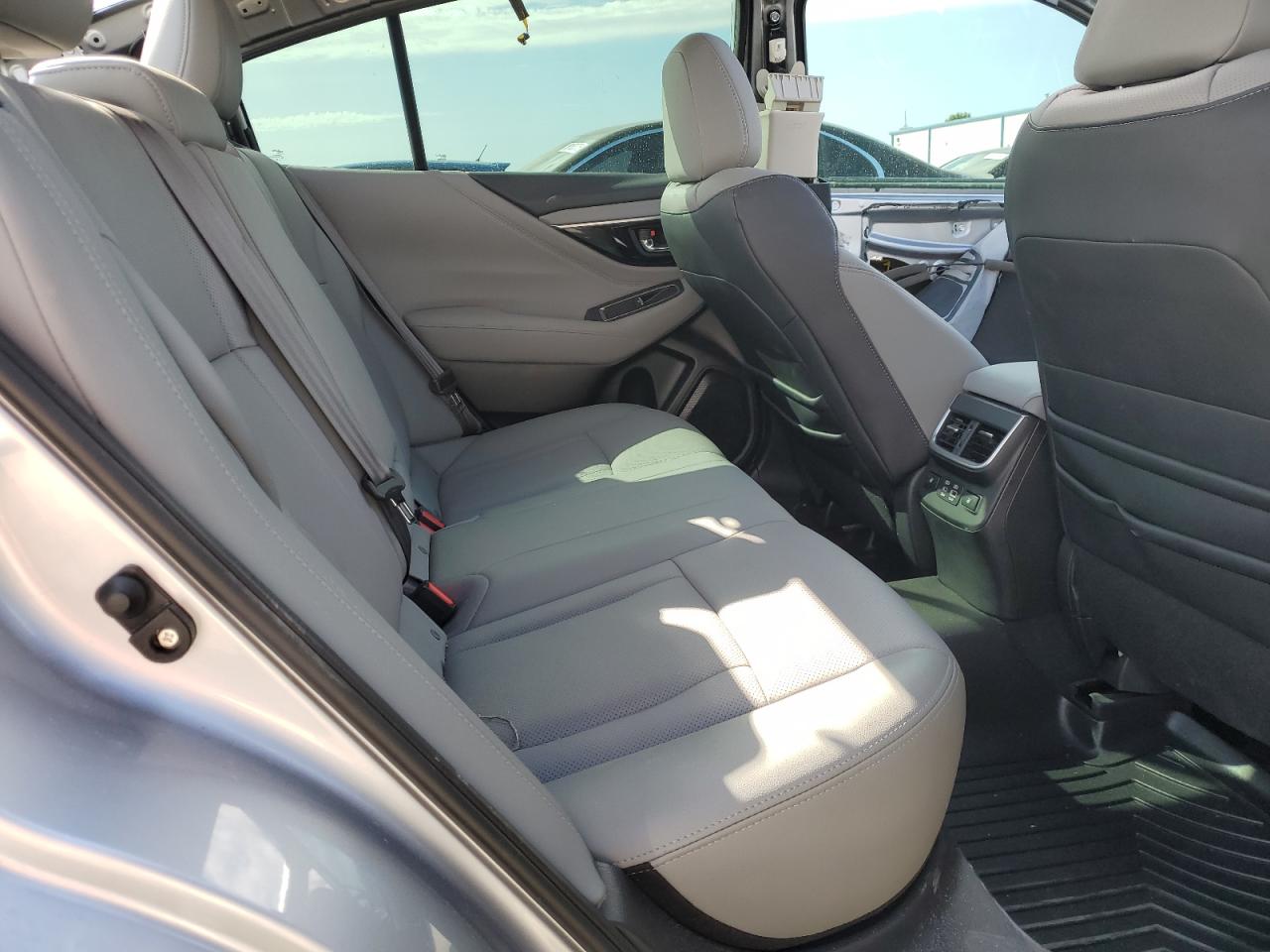 2023 Subaru Legacy Limited Серебряный vin: 4S3BWAN6XP3014054