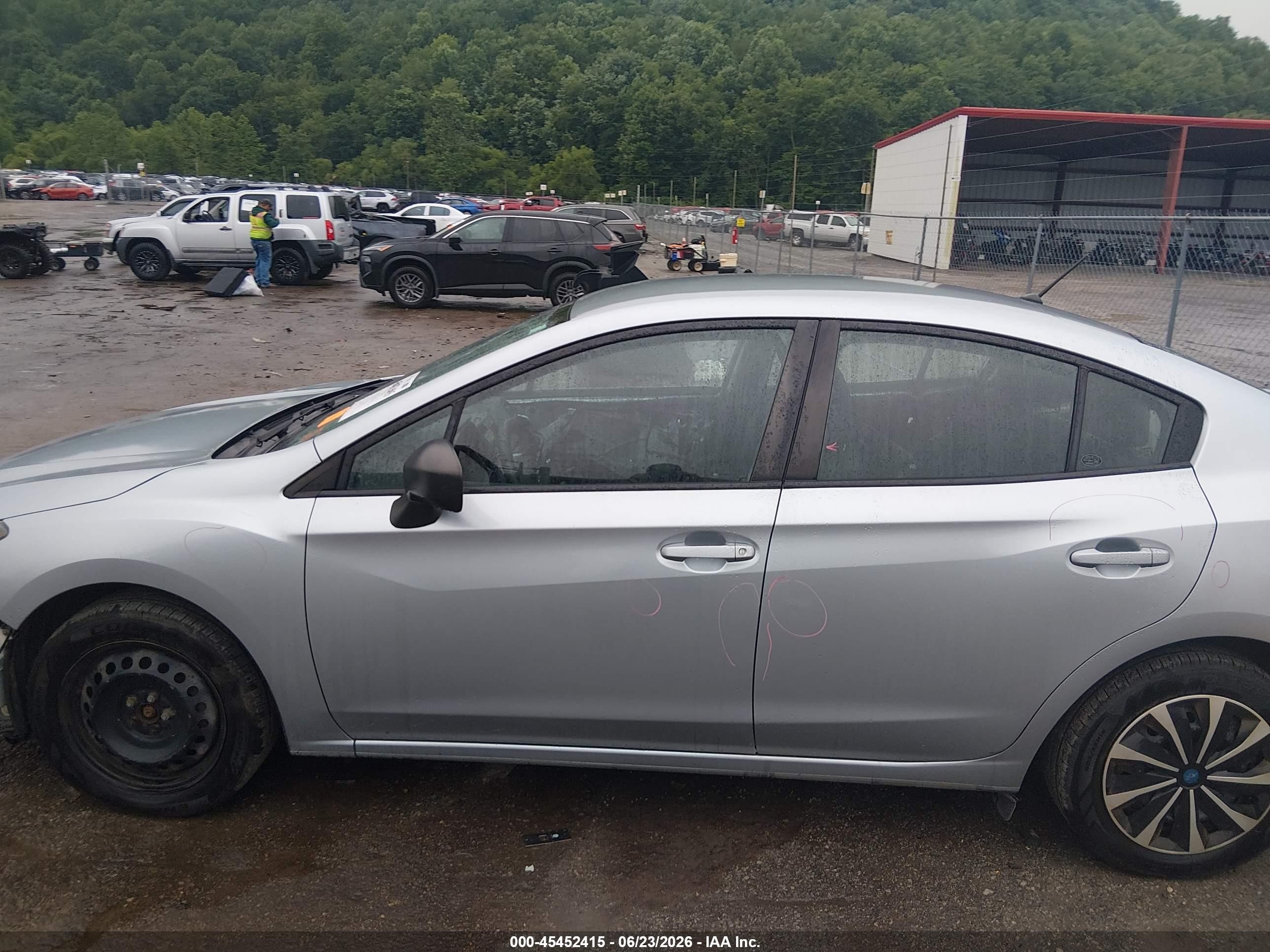 2017 Subaru Impreza 2.0i Silver vin: 4S3GKAA66H3607810