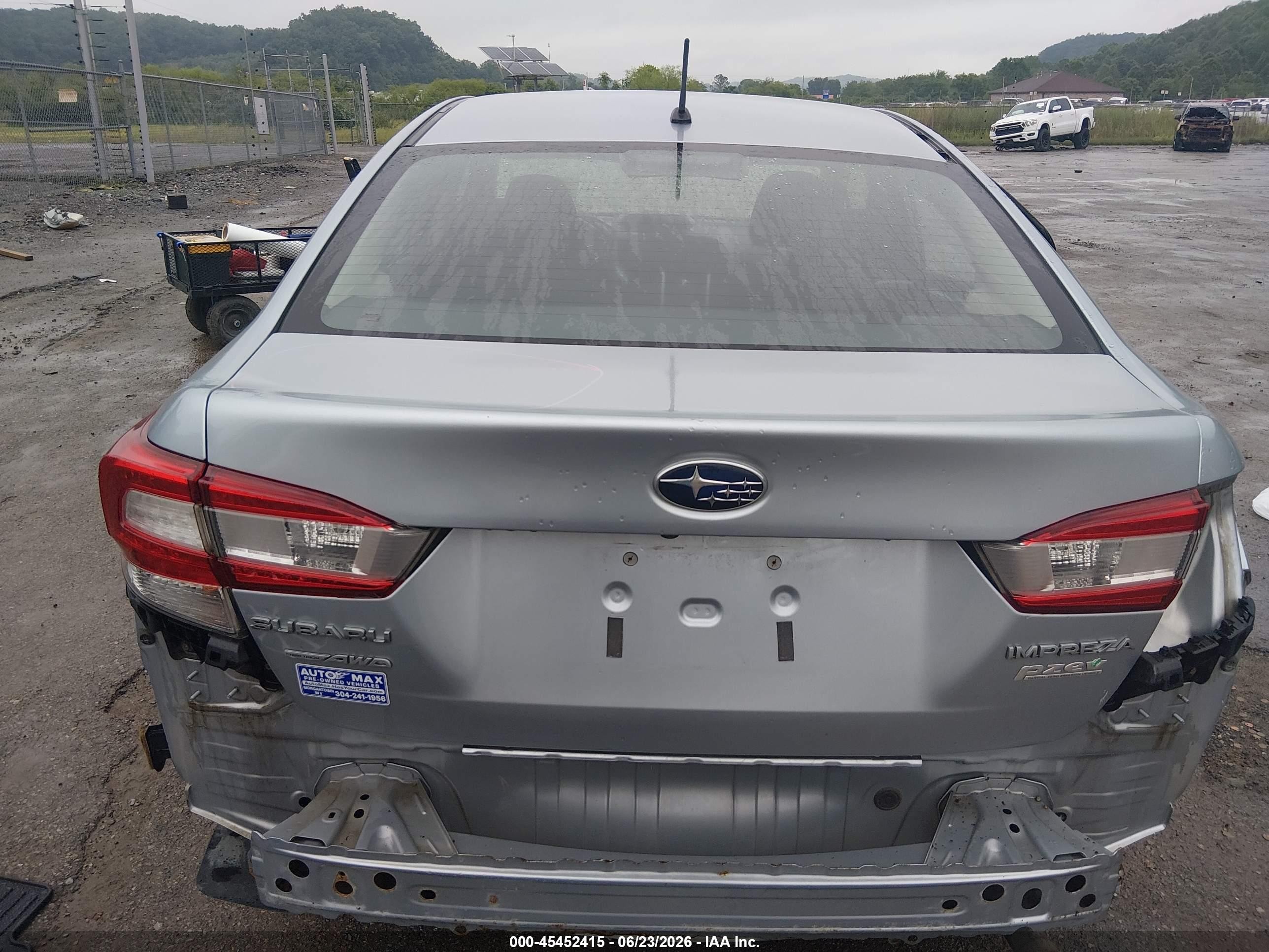 2017 Subaru Impreza 2.0i Silver vin: 4S3GKAA66H3607810